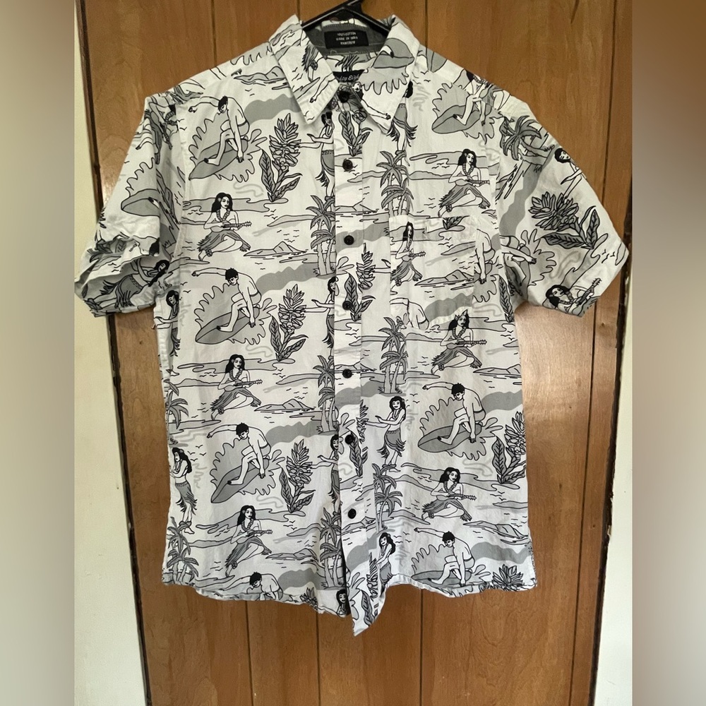 Eighty Eight Platinum Tropical Print Men's Shirt Medium